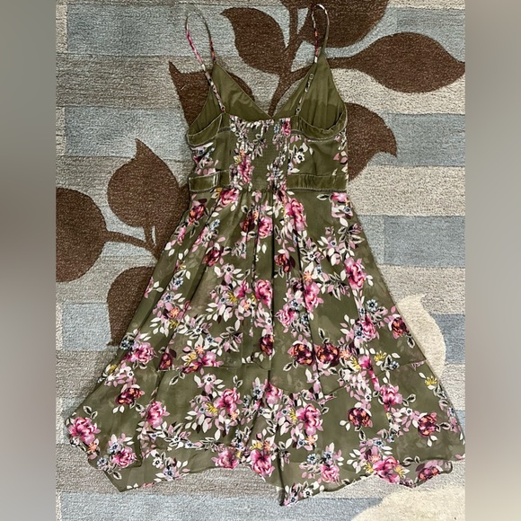 WHBM| White House Black Market Chiffon & Velvet Asymmetric Floral Scarf Dress - Picture 6 of 8